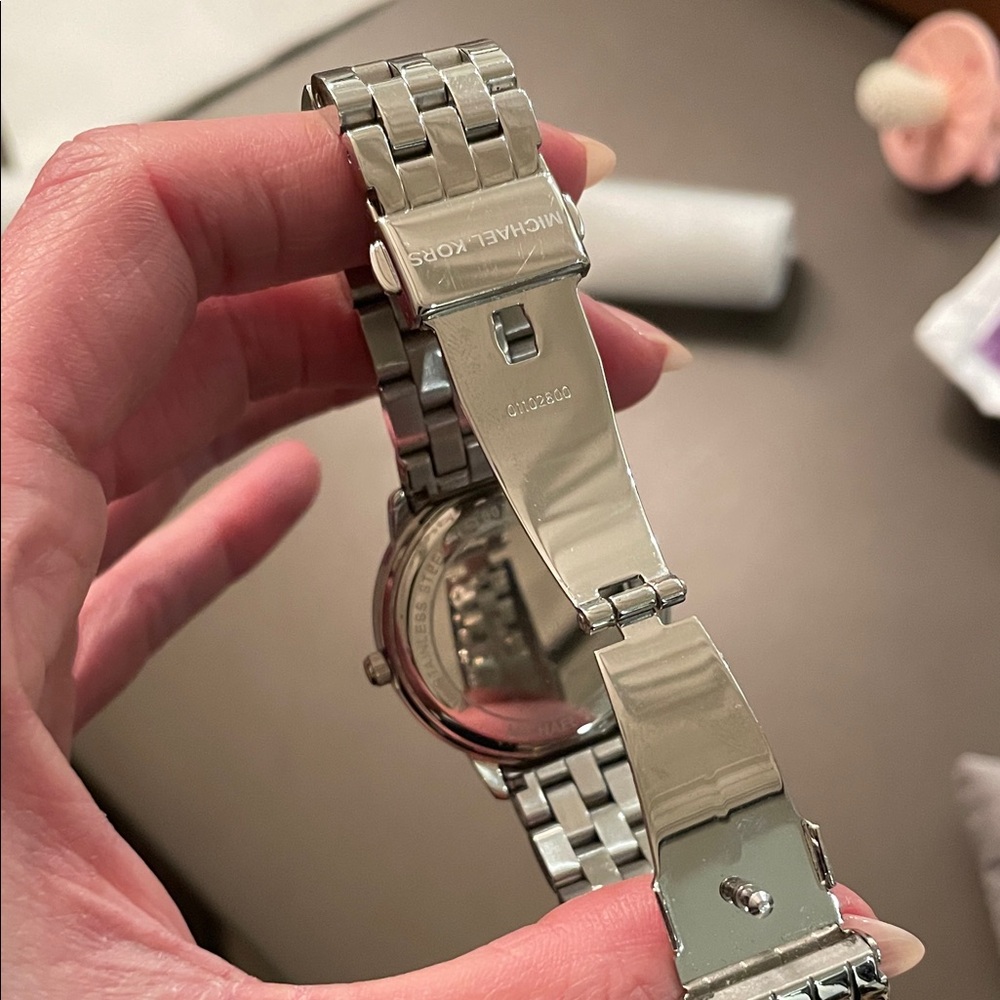 Michael Kors MK 3118 Silver Watch - Picture 8 of 11